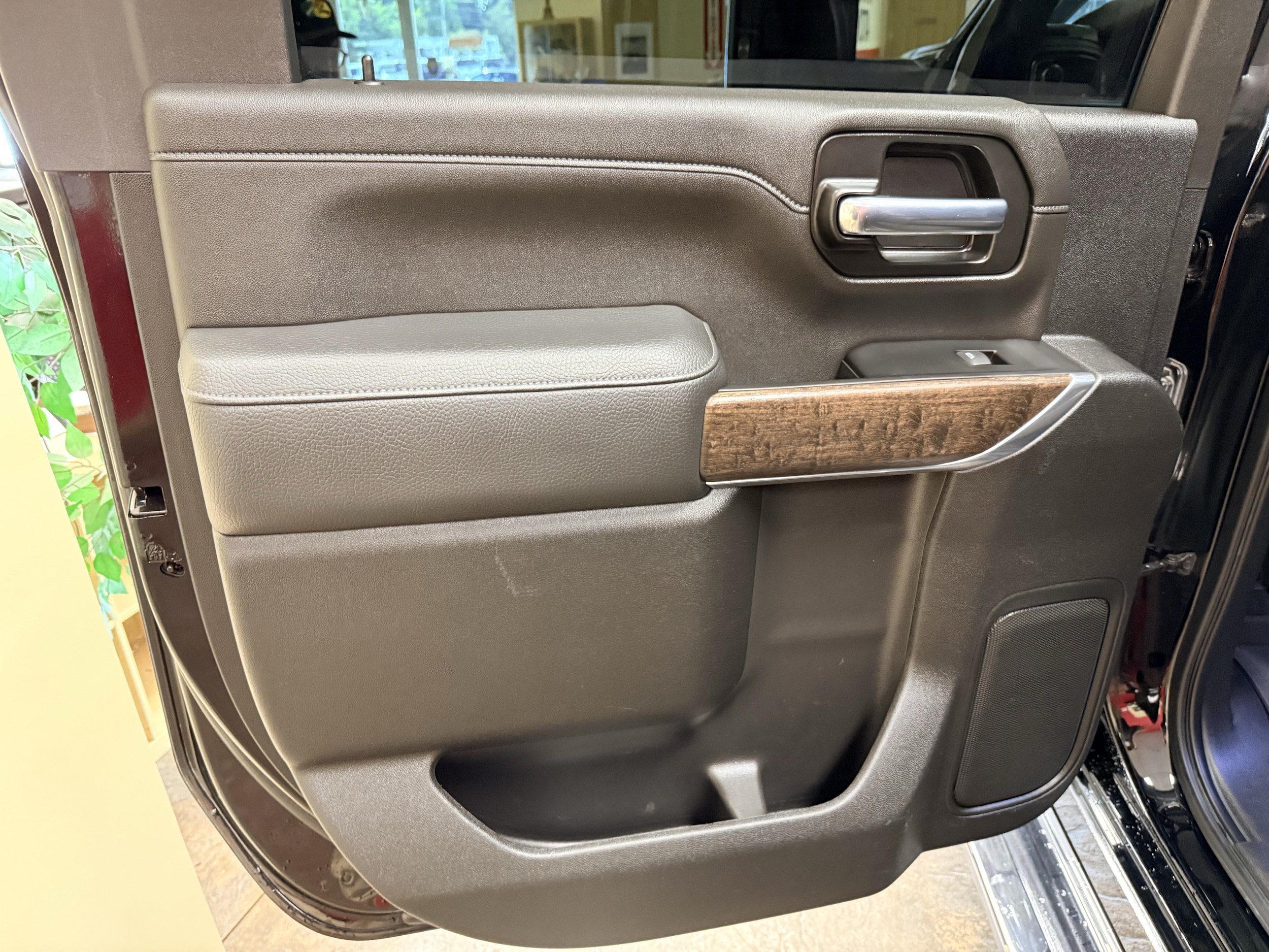 Used 2022 GMC Sierra 3500 Denali w/ Denali Ultimate Package AWD/4WD image 13