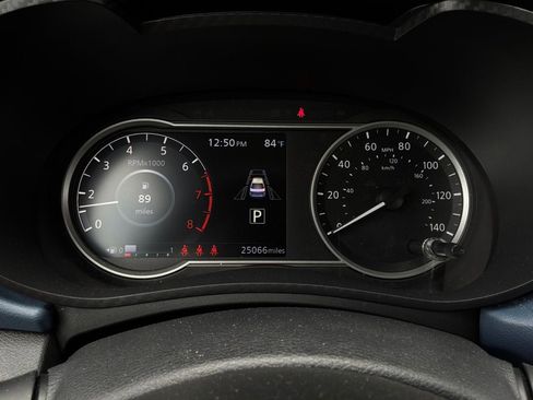 Used 2025 Nissan Versa SV FWD image 33