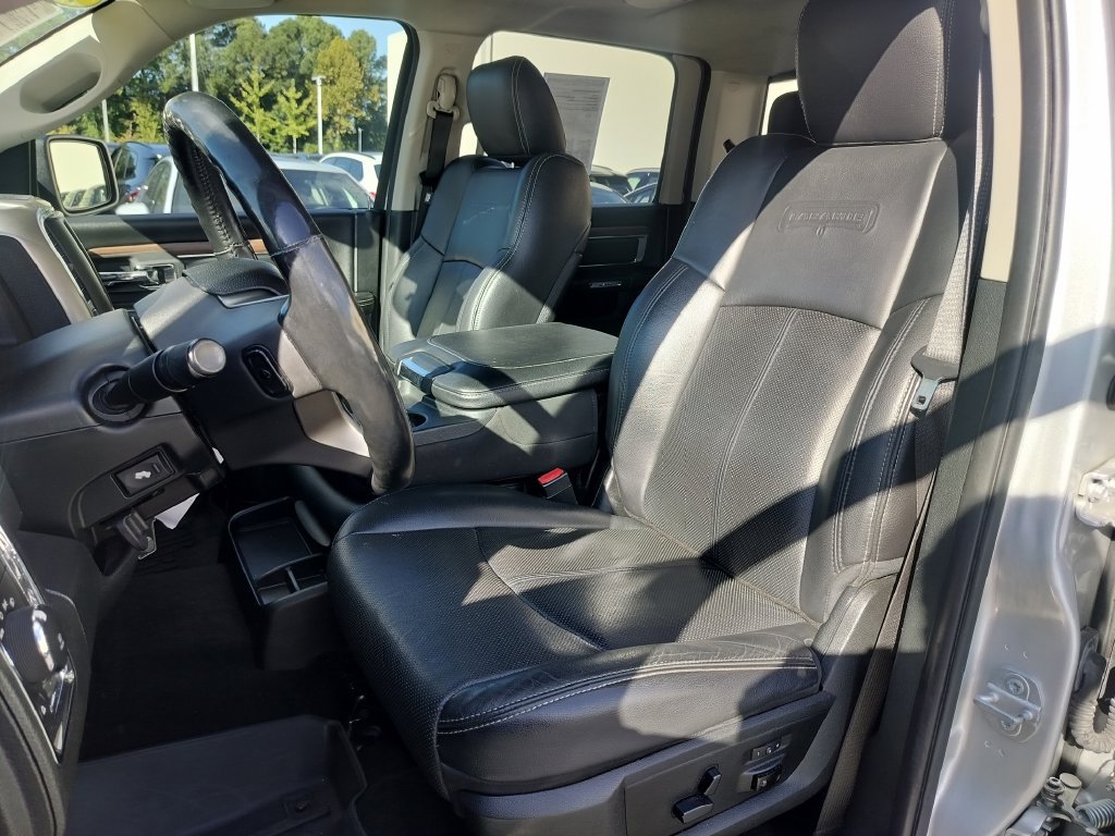 Used 2018 RAM 1500 Laramie AWD/4WD image 9