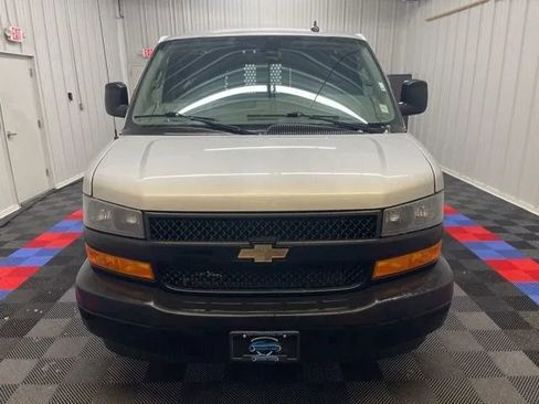Used 2022 Chevrolet Express 2500 image 7