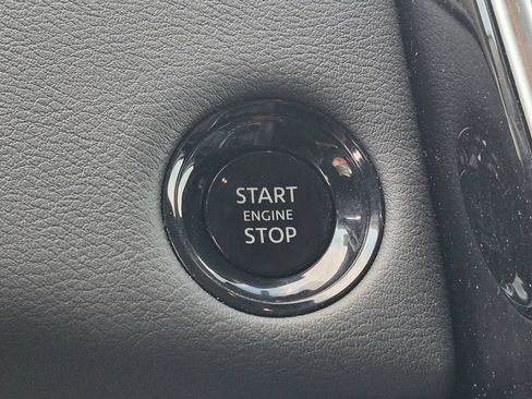 Used 2025 Nissan Armada SV AWD/4WD image 16