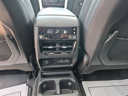 Used 2024 Jeep Grand Cherokee L Limited w/ Luxury Tech Group II AWD/4WD image 14