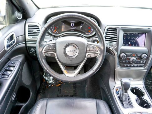Used 2018 Jeep Grand Cherokee Limited image 25