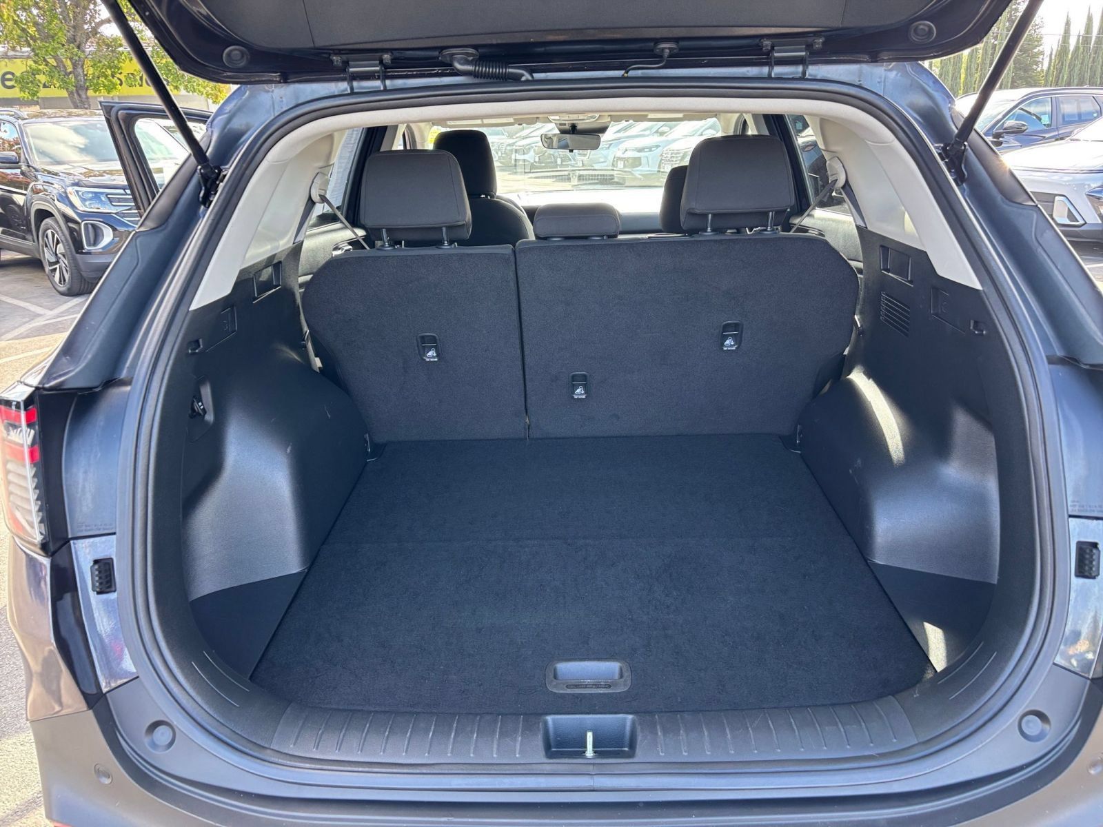 Used 2026 Kia Sportage LX FWD image 30