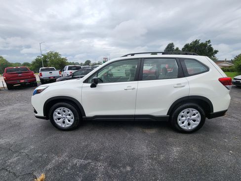 Used 2023 Subaru Forester AWD/4WD image 4