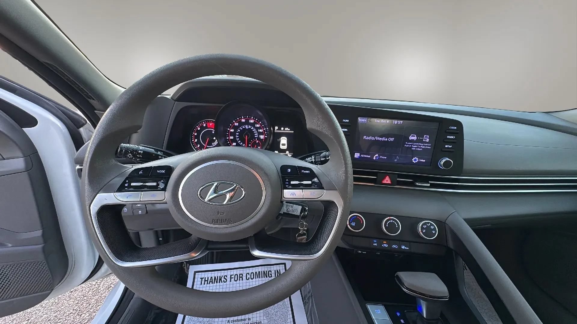 Used 2021 Hyundai Elantra SE FWD image 12