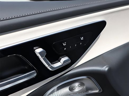 New 2026 Mercedes-Benz E 350 4MATIC Sedan image 24