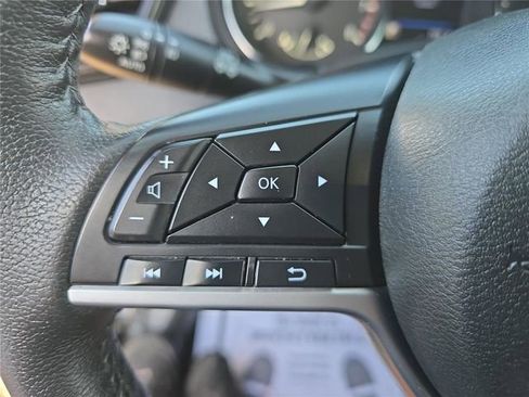 Used 2019 Nissan Rogue SL image 24