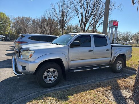 Used 2013 Toyota Tacoma PreRunner w/ SR5 Pkg image 2