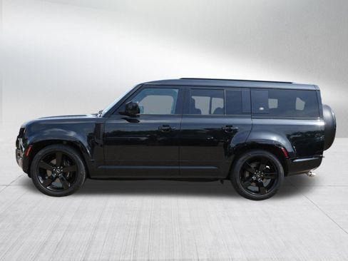 Used 2024 Land Rover Defender 130 V8 AWD/4WD image 2