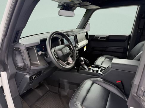 Used 2025 Ford Bronco Badlands AWD/4WD image 4
