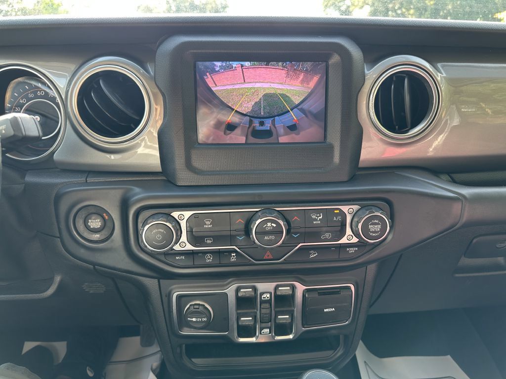 Used 2020 Jeep Wrangler Unlimited Sahara AWD/4WD image 10