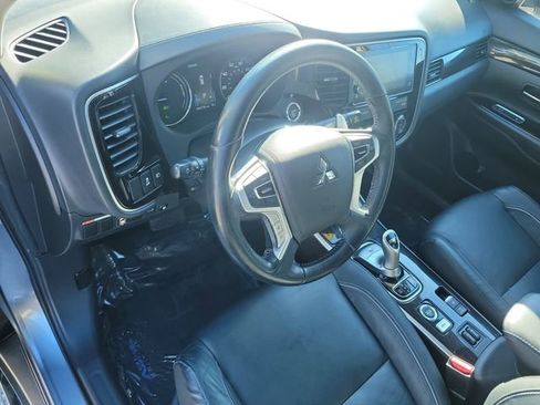 Used 2018 Mitsubishi Outlander SEL image 21