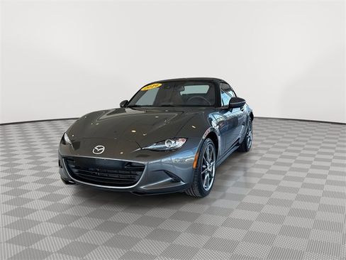 Used 2019 MAZDA MX-5 Miata RF Grand Touring image 5