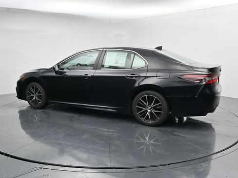 Used 2024 Toyota Camry SE FWD image 5