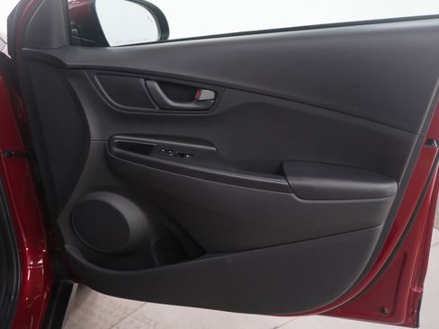 Used 2023 Hyundai Kona SEL image 9