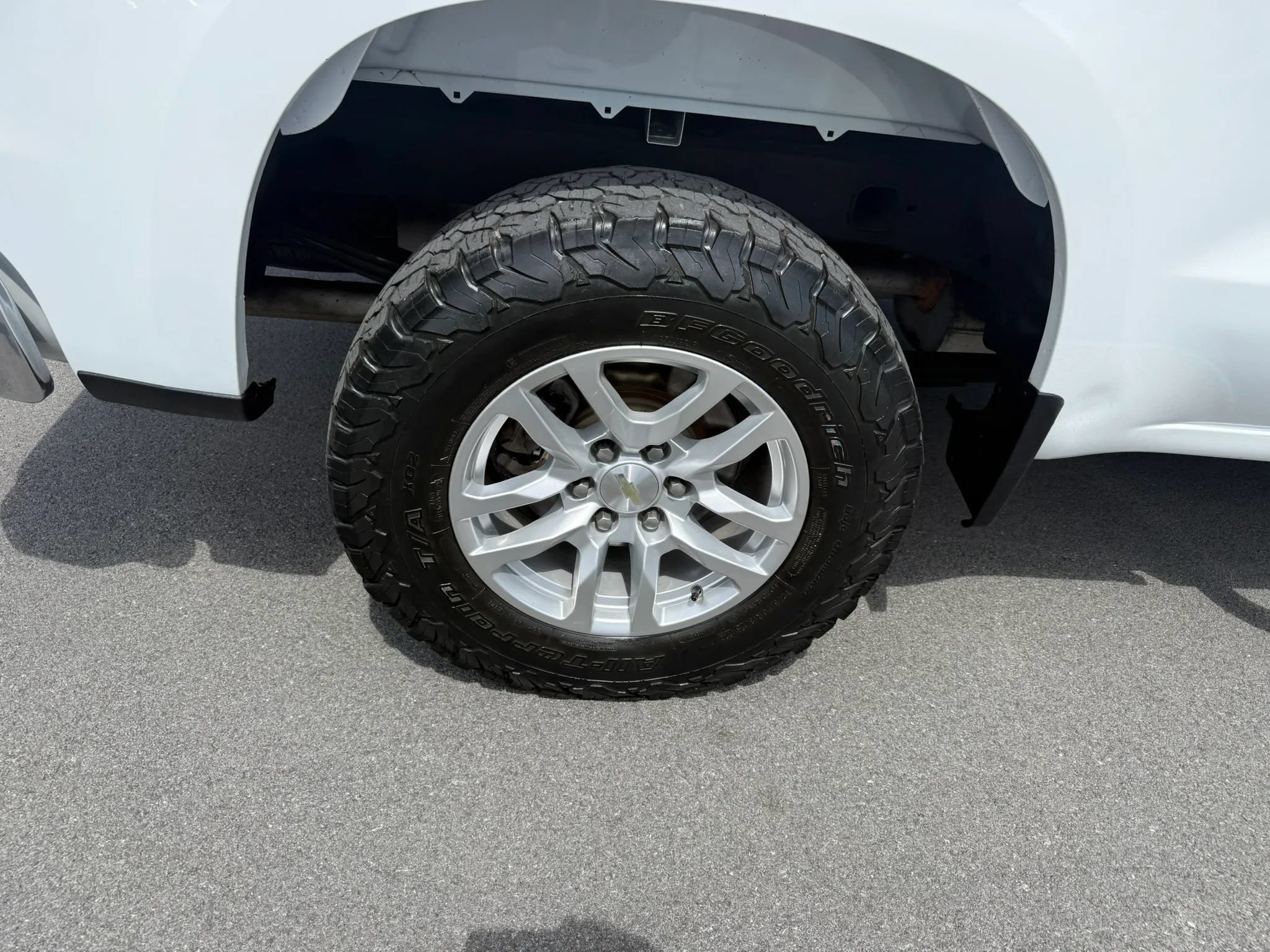 Used 2020 Chevrolet Silverado 1500 LT w/ Z71 Off-Road Package AWD/4WD image 18