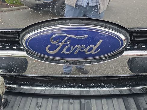 Used 2015 Ford F250 Lariat w/ Camper Package image 31