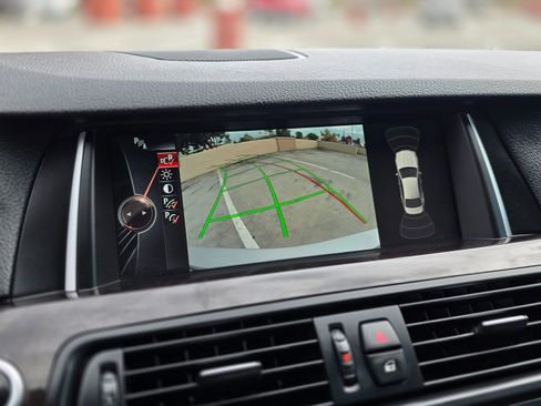 Used 2016 BMW 528i Sedan w/ Driver Assistance Package image 29