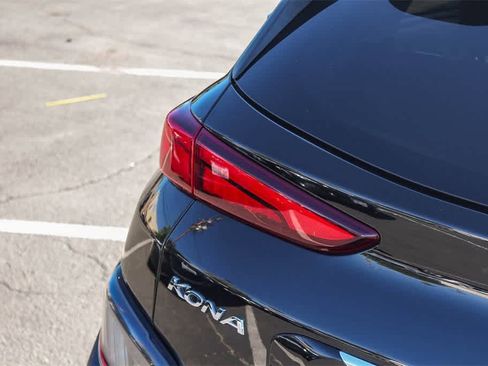 Certified 2022 Hyundai Kona Limited image 8
