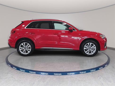 Certified 2025 Audi Q3 2.0T Premium w/ Convenience Package image 4