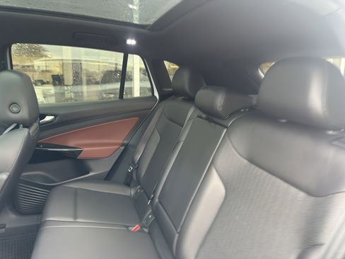 Used 2021 Volkswagen ID.4 Pro S w/ Gradient Package image 15