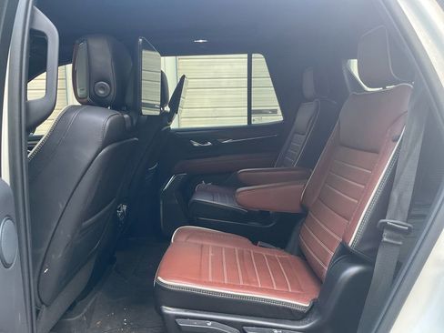 Used 2024 GMC Yukon Denali Ultimate AWD/4WD image 14