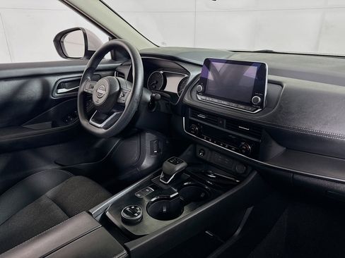 Used 2024 Nissan Rogue SV image 27