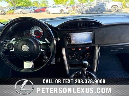 Used 2018 Toyota 86 RWD image 12