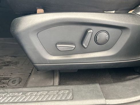 Used 2020 Ford Explorer XLT image 43
