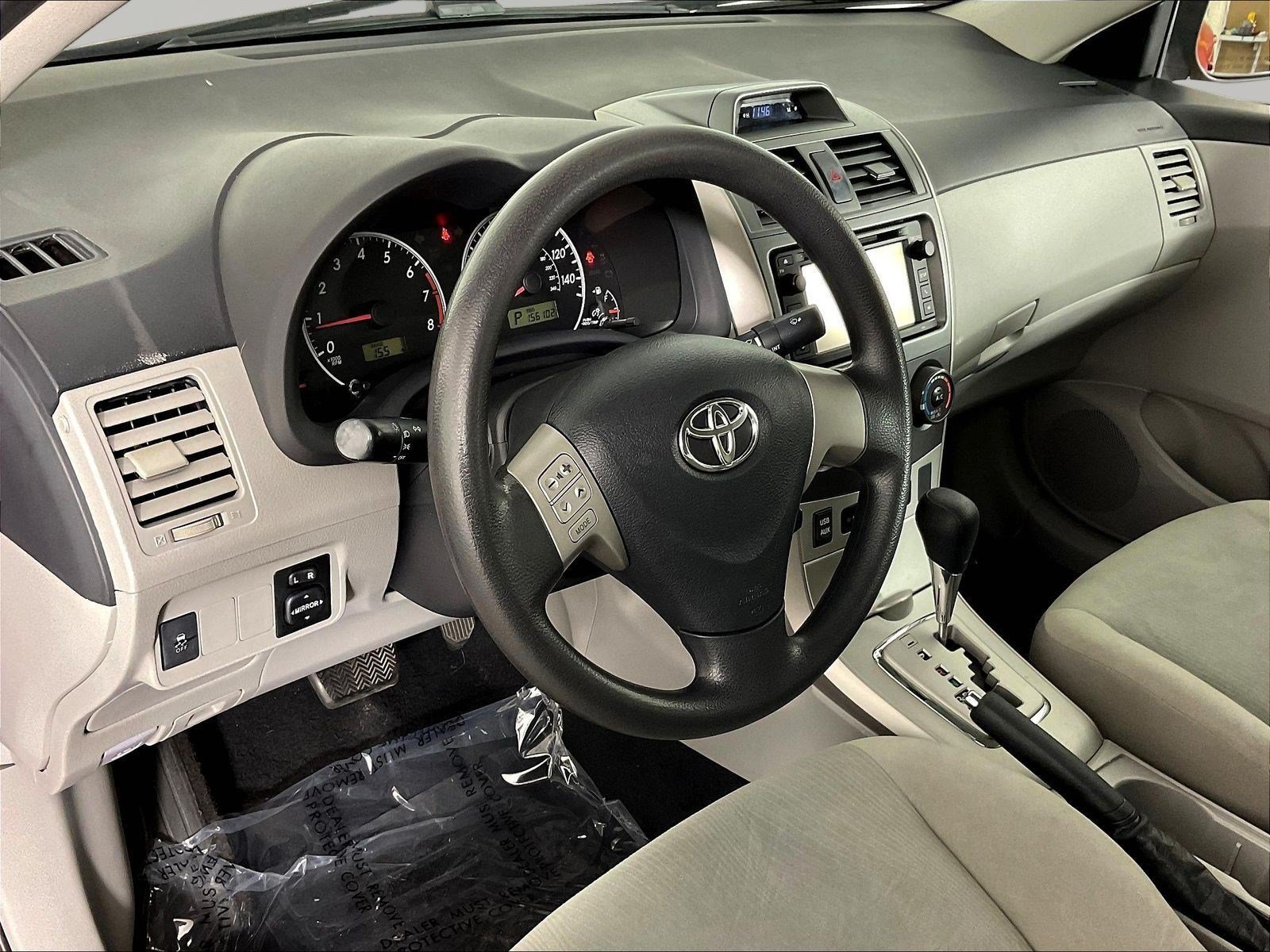Used 2013 Toyota Corolla LE FWD image 14