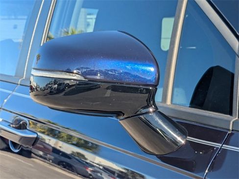 Certified 2024 Kia Carnival LX image 12