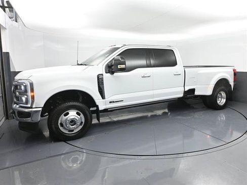 Used 2025 Ford F350 Lariat w/ Lariat Ultimate Package AWD/4WD image 33