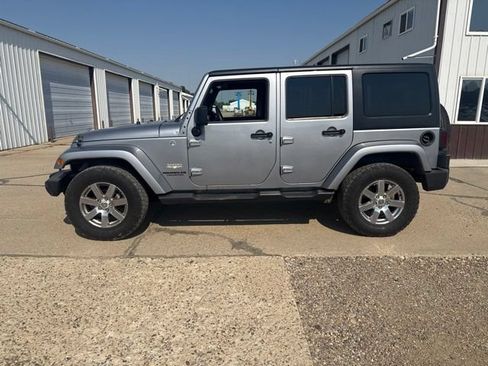 Used 2013 Jeep Wrangler Unlimited Sahara w/ Trailer Tow Group AWD/4WD image 7