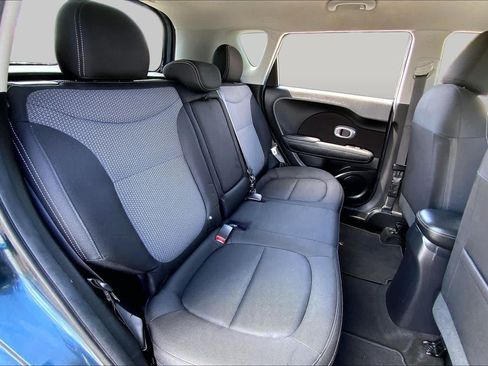Used 2018 Kia Soul + FWD image 19