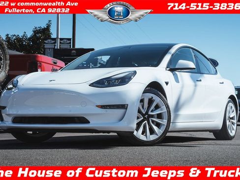 Used 2021 Tesla Model 3 Standard Range Plus image 1