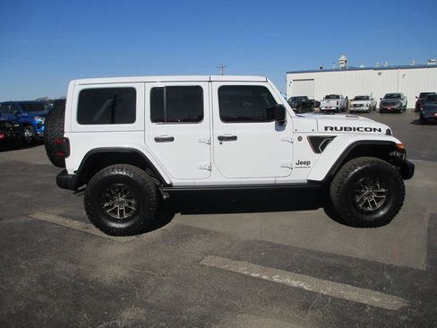 Used 2024 Jeep Wrangler Unlimited Rubicon 392 image 4