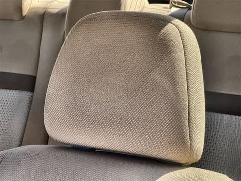 Used 2012 Toyota Camry L image 25