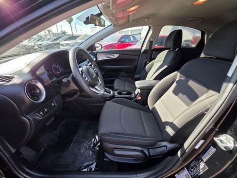 Used 2023 Kia Forte LXS w/ LXS Technology Package image 12