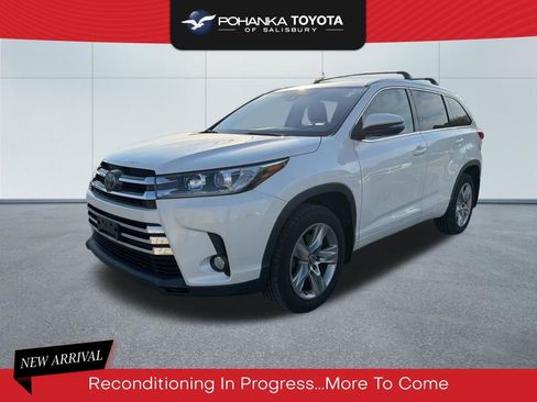 Used 2017 Toyota Highlander Limited image 1