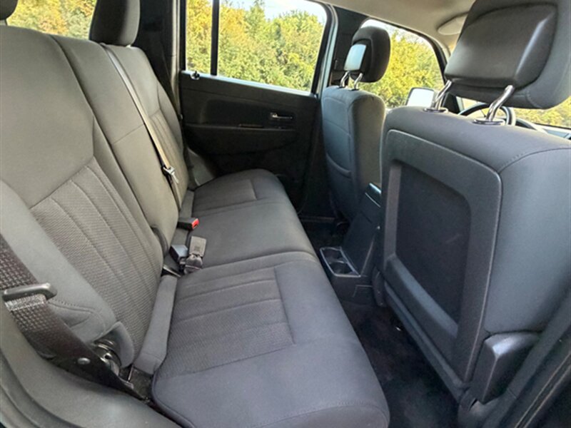 Used 2012 Jeep Liberty Sport AWD/4WD image 19