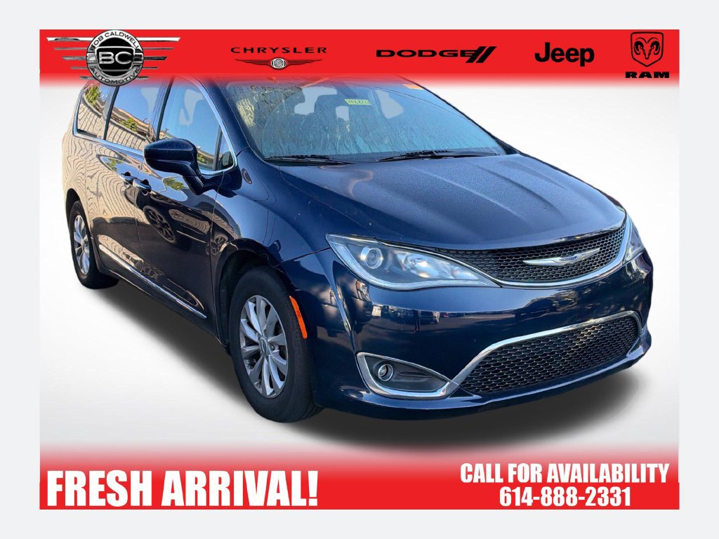 Used 2019 Chrysler Pacifica Touring-L FWD image 1