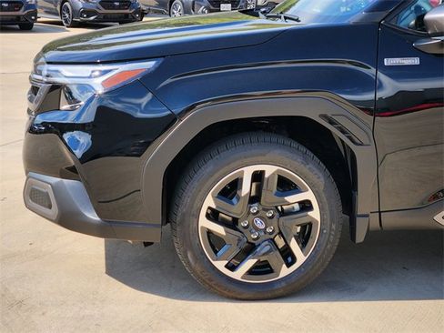 New 2025 Subaru Forester Limited w/ Popular Package image 5