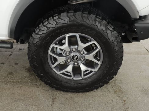 Certified 2024 Ford Bronco Badlands AWD/4WD image 4