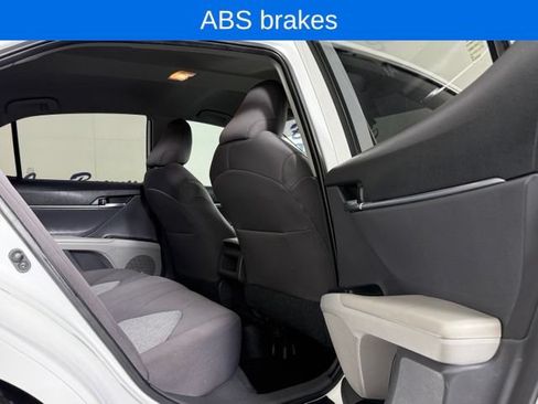 Used 2020 Toyota Camry LE FWD image 17