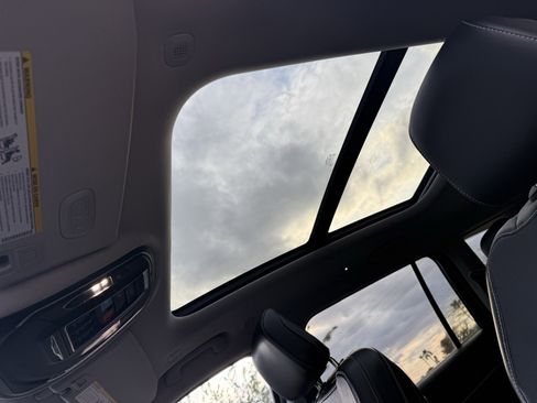 Used 2021 Jeep Grand Cherokee L Limited image 12