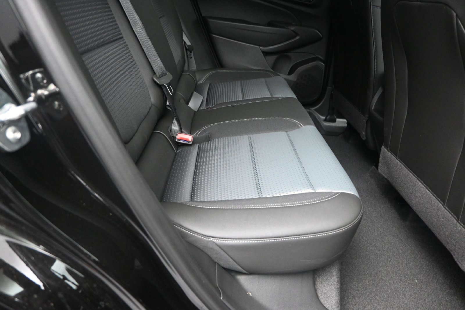 New 2026 Chevrolet Trax LT w/ Midnight Edition FWD image 21