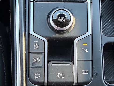 Used 2025 Kia Sorento S FWD image 23