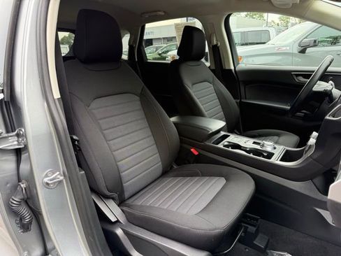 Certified 2024 Ford Edge SE w/ Black Appearance Package image 14