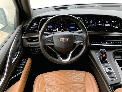 Used 2021 Cadillac Escalade Sport w/ Driver Assist Tech Package image 5